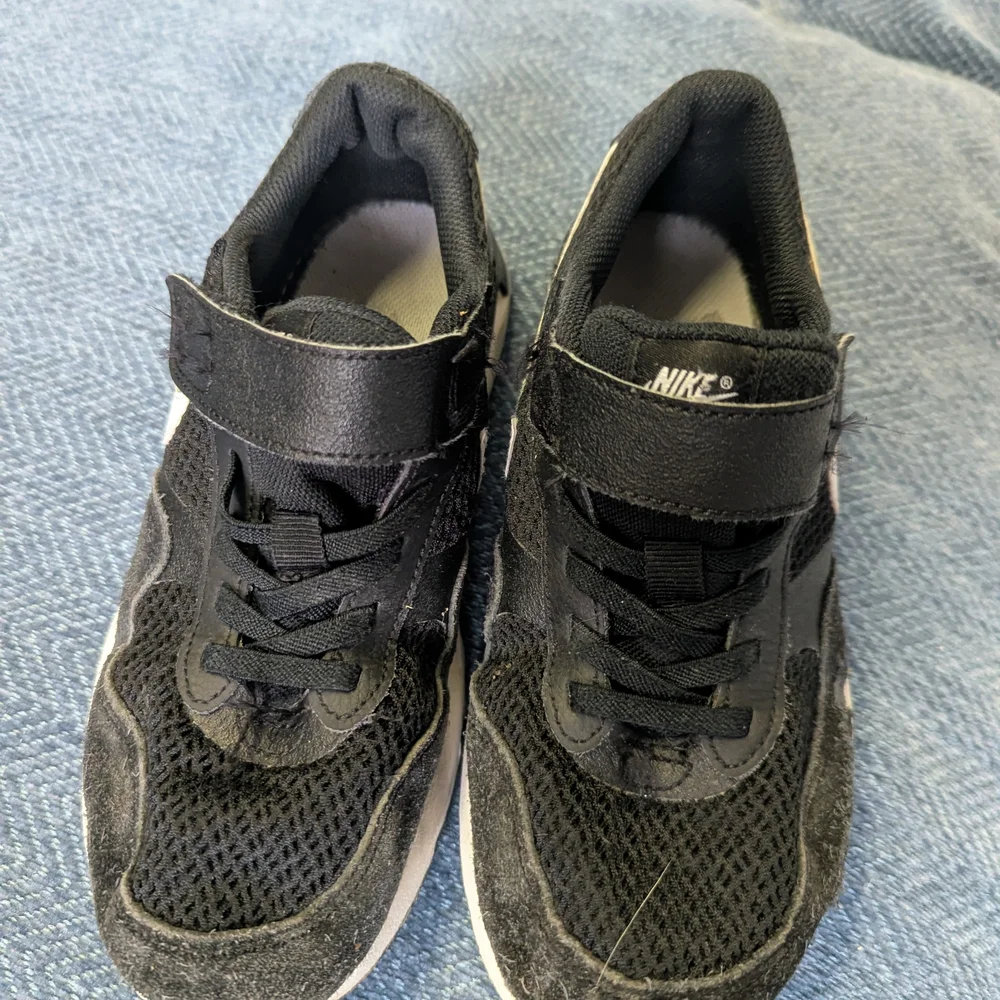 Nike Air Max SYSTM Kids' Sneakers Black and White Velcro US 3Y Big Kid Sneakers